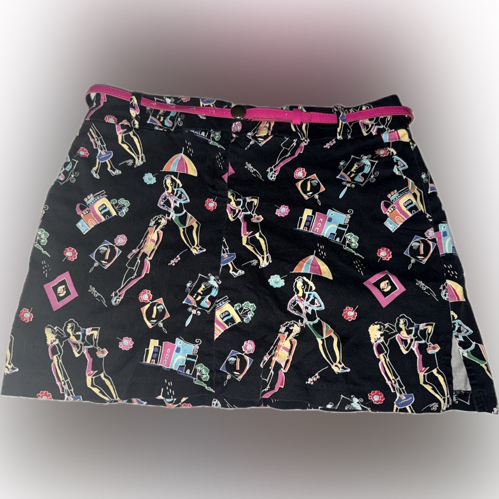 Vintage retro pattern woman in the city Attyre petite mini skirt with pink belt